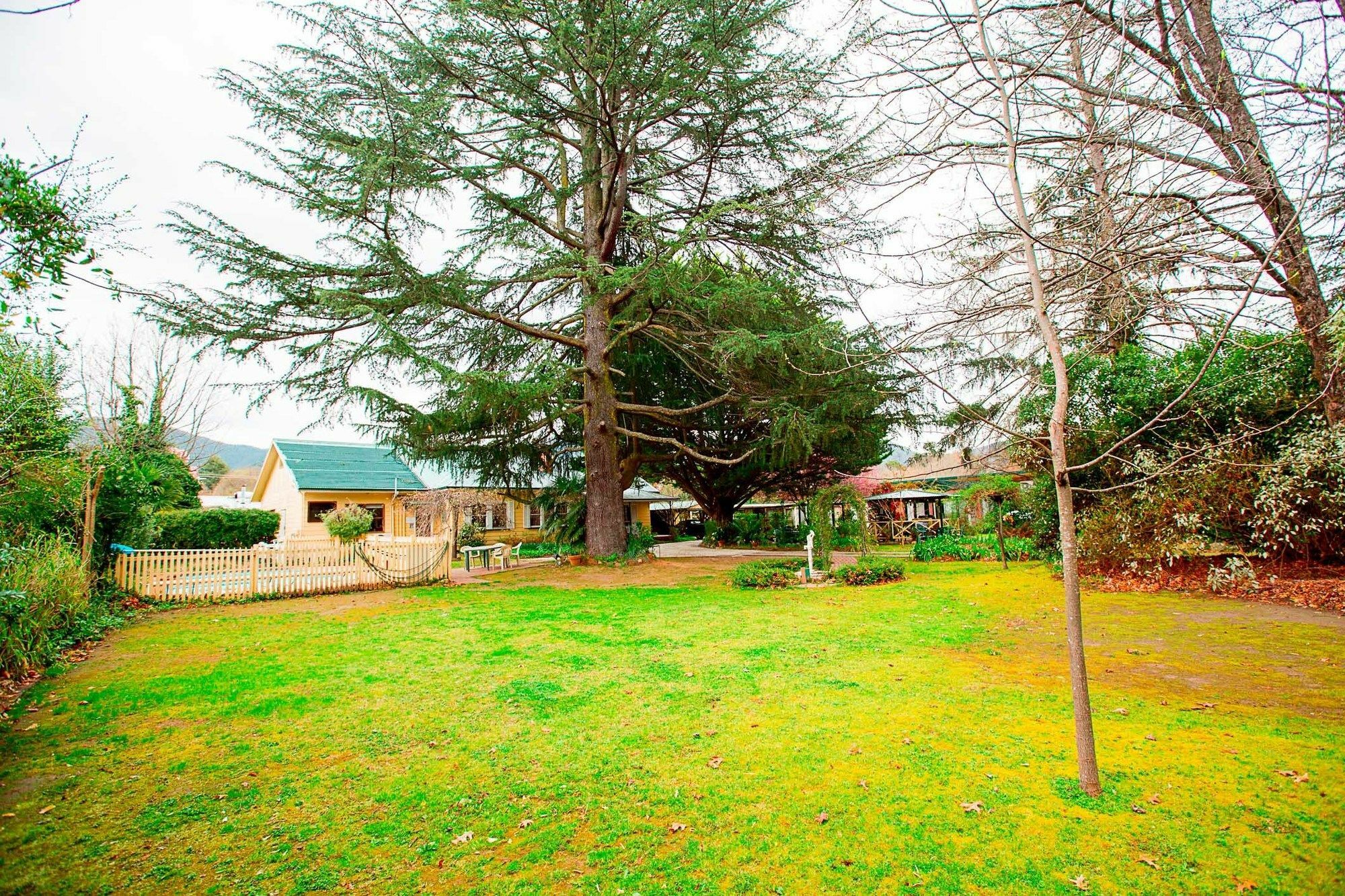 Carawatha Gardens Villa Брайт Екстериор снимка